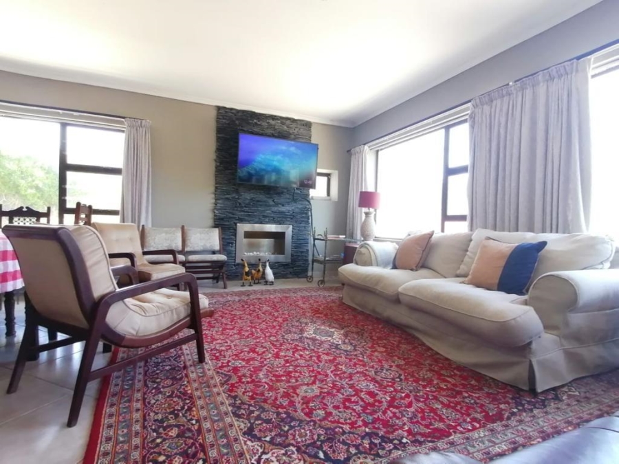 8 Bedroom Property for Sale in Paradise Beach Eastern Cape